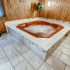Sweet Life - Vermont Chalet - 6 person Indoor Hot Tub - 15 min to Killington