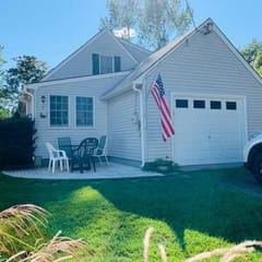 Family Retreat at York Beach-Lovely home just minutes from Long Sands Beach
