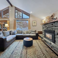 Pet-Friendly Dean Hill Chalet: Minutes From Killington Slopes