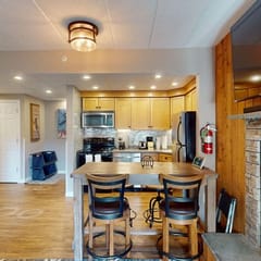 Mt Green 1-F05 - Spacious 3-Bedroom Condo in Killington Area, VT - Sleeps 8