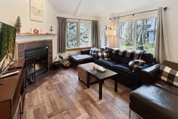 Village 43 | Spacious End Unit with Loft, Fireplace & Resort Amenities - Image 1