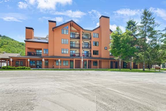 PicoVillageResort D209 - Amazing 1-bedroom ski in ski out great views - Image 1