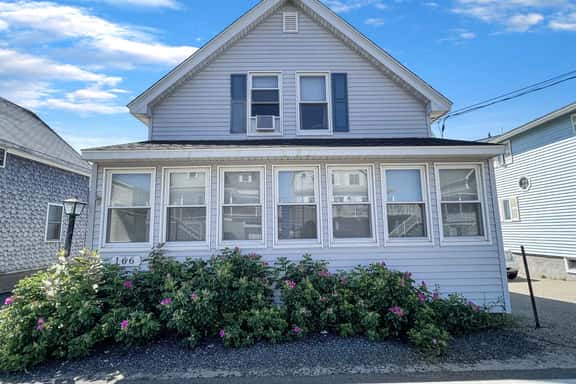Sweet Dreams - W032 Quintessential Maine Beach House 50 yards away from Marsh Views and Wells Beach - Image 1