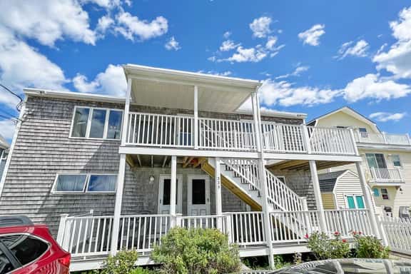 W148 Sandcastle - Wonderful Beachfront/Oceanfront property for a family vacation - Image 1