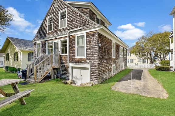Cozy Cottage by the Sea - Y67 Classic New England cottage close to the beach - Image 1
