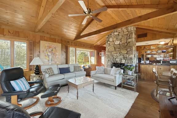 Seacoast Sanctuary - Warm and inviting cottage with uninterrupted oceanfront - Image 1