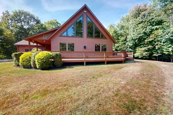 Beechwood Home - 4 Bedrooms and 3 Baths, sleeps 10 - Image 1