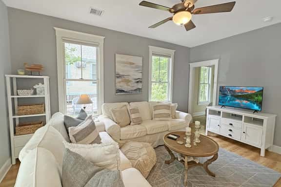 Seaglass Village 139 - Driftwood Cottage: Bright & Breezy Seaglass Retreat - Image 1