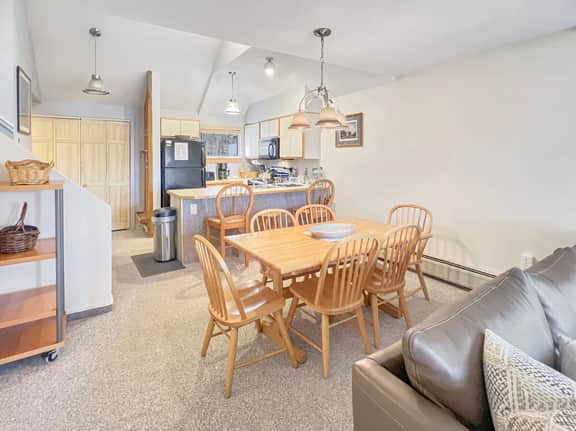 Woods  Resort Village 10 Cozy Killington Escape –1BR + Loft, Fireplace, Pool & Hot Tub Access