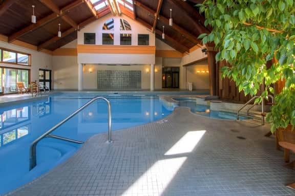 Village 43 | Spacious End Unit with Loft, Fireplace & Resort Amenities