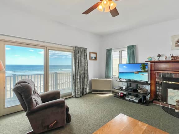 W148 Sandcastle - Wonderful Beachfront/Oceanfront property for a family vacation