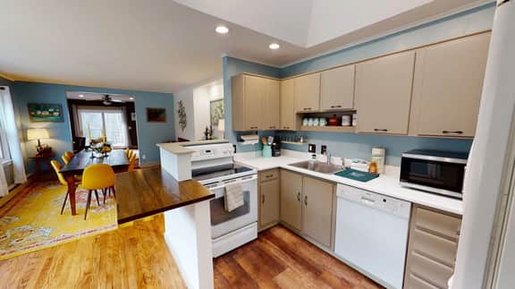 Winter Lore – 4BR Mountain Getaway w/ Hot Tub, Game Room & Pet-Friendly Vibes!