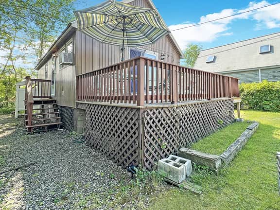 Beach Daze - Charming 2-Bedroom Cottage in York, Southern Maine Coast