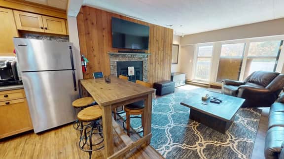 Mt Green 1-F05 - Spacious 3-Bedroom Condo in Killington Area, VT - Sleeps 8