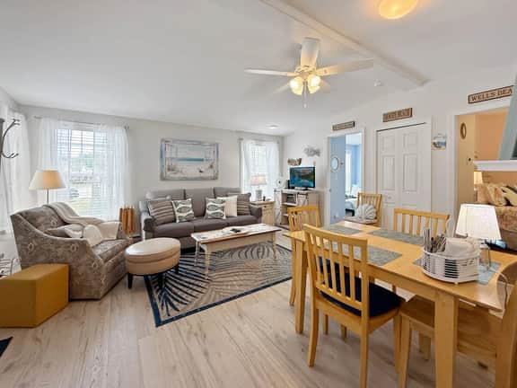 Sweet Beach Retreat: A cozy 2-bedroom getaway in Wells