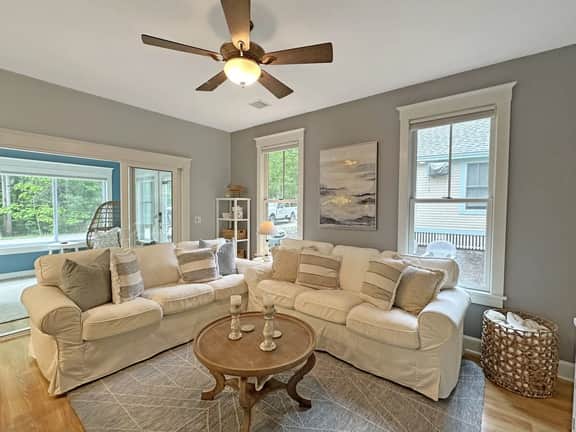 Seaglass Village 139 - Driftwood Cottage: Bright & Breezy Seaglass Retreat