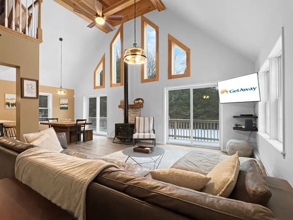 The Mendon House - Outdoor Hot Tub - Minutes to Killington/Pico