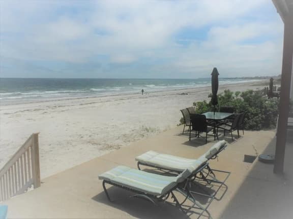 Sea Breeze - W007 Wonderful Beachfront Oceanfront property for the whole family
