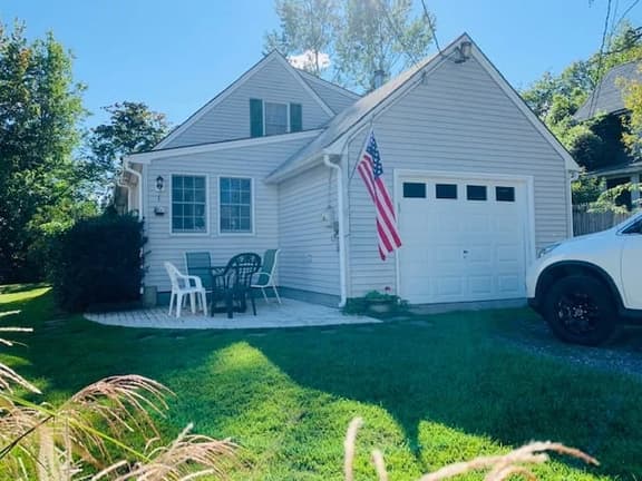 Family Retreat at York Beach-Lovely home just minutes from Long Sands Beach