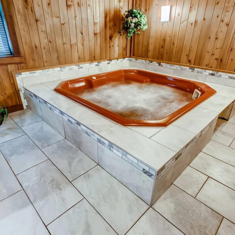 Sweet Life - Vermont Chalet - 6 person Indoor Hot Tub - 15 min to Killington