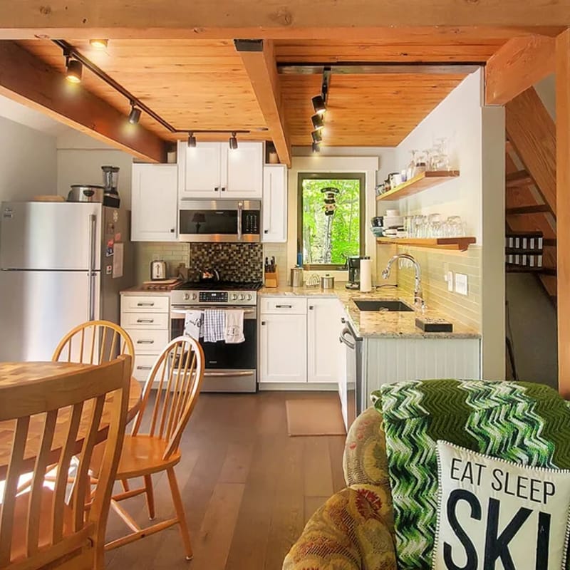 Great Escape Ski Lodge: Your Ultimate Trailside Getaway Awaits!