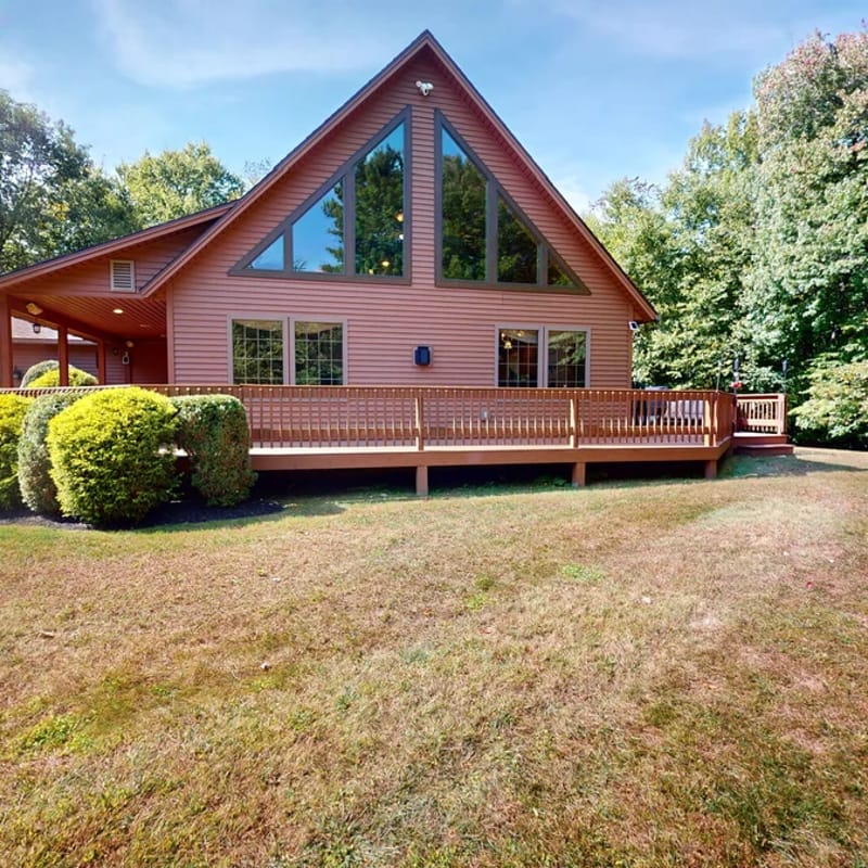 Beechwood Home - 4 Bedrooms and 3 Baths, sleeps 10